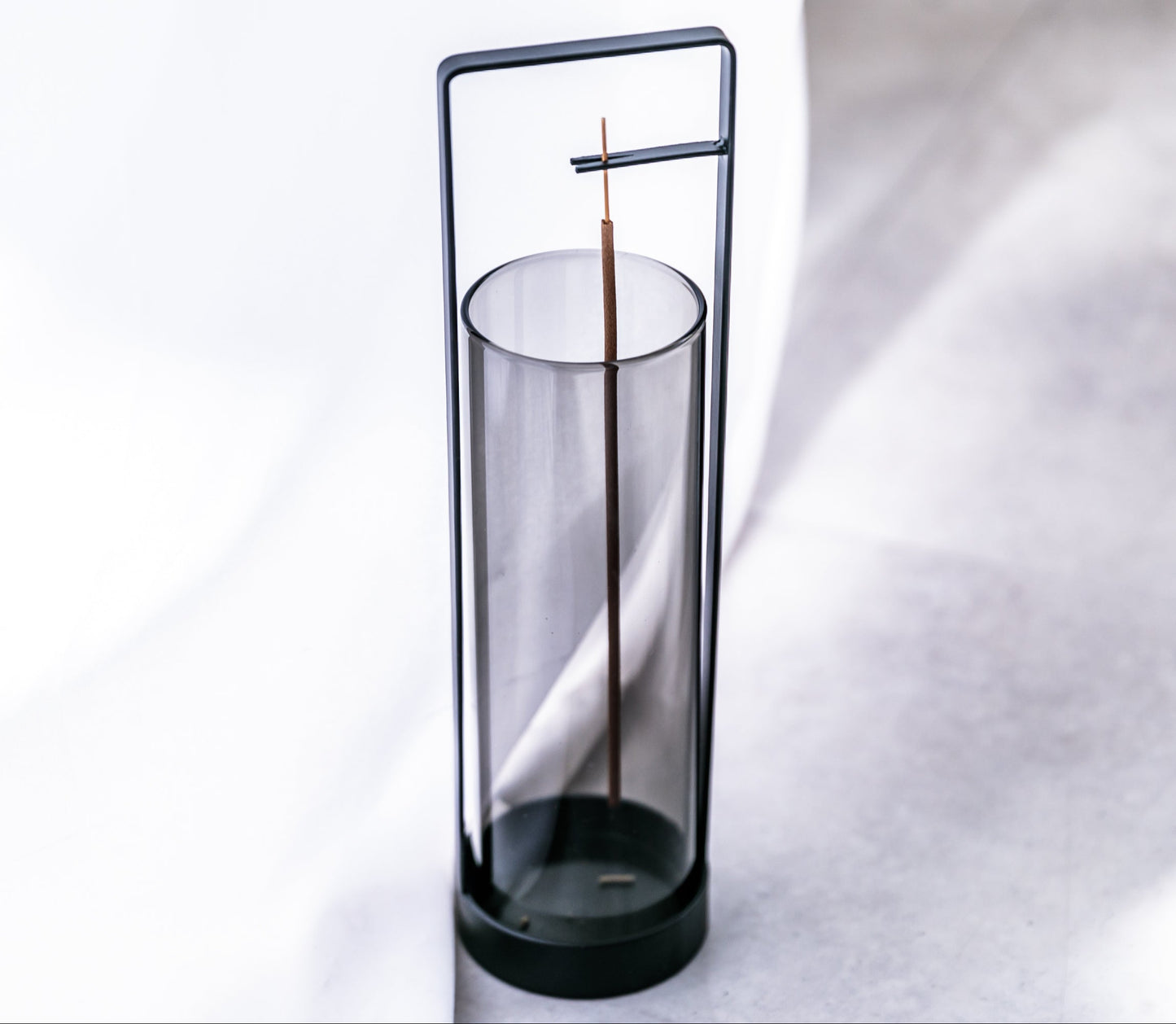 Incense holder (made of iron)